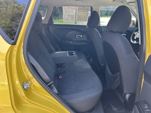 Used 2014 Kia Soul ! FWD image 22