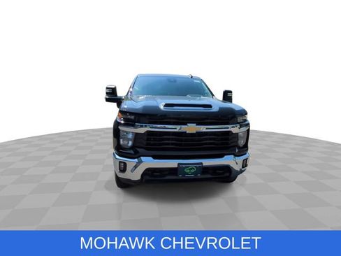 Used 2024 Chevrolet Silverado 2500 LT w/ Convenience Package AWD/4WD image 3