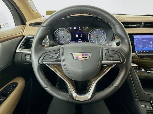 Used 2023 Cadillac XT6 Sport w/ Platinum Package image 11