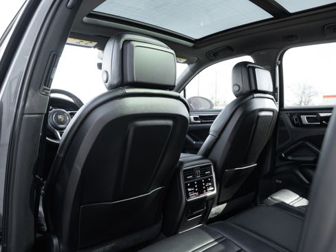 Used 2020 Porsche Cayenne image 29