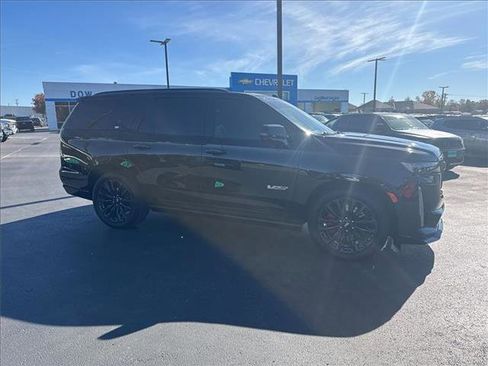 Used 2024 Cadillac Escalade V w/ LPO, ONYX Package image 5