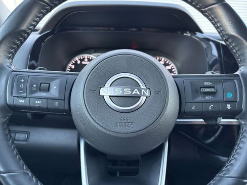 Used 2025 Nissan Pathfinder SV image 30