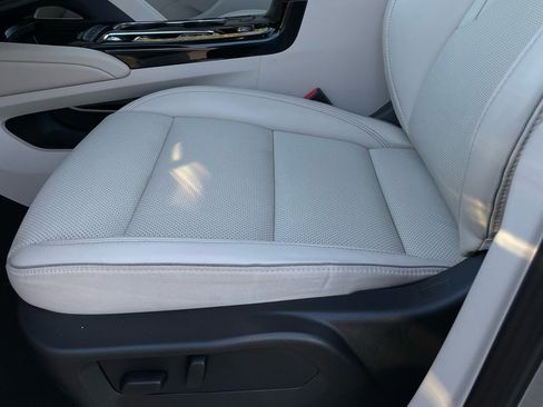 Certified 2023 Buick Envision Essence image 22