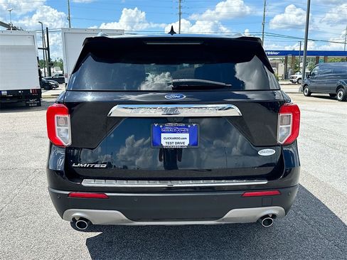 Certified 2022 Ford Explorer Limited w/ Equipment Group 301A image 15