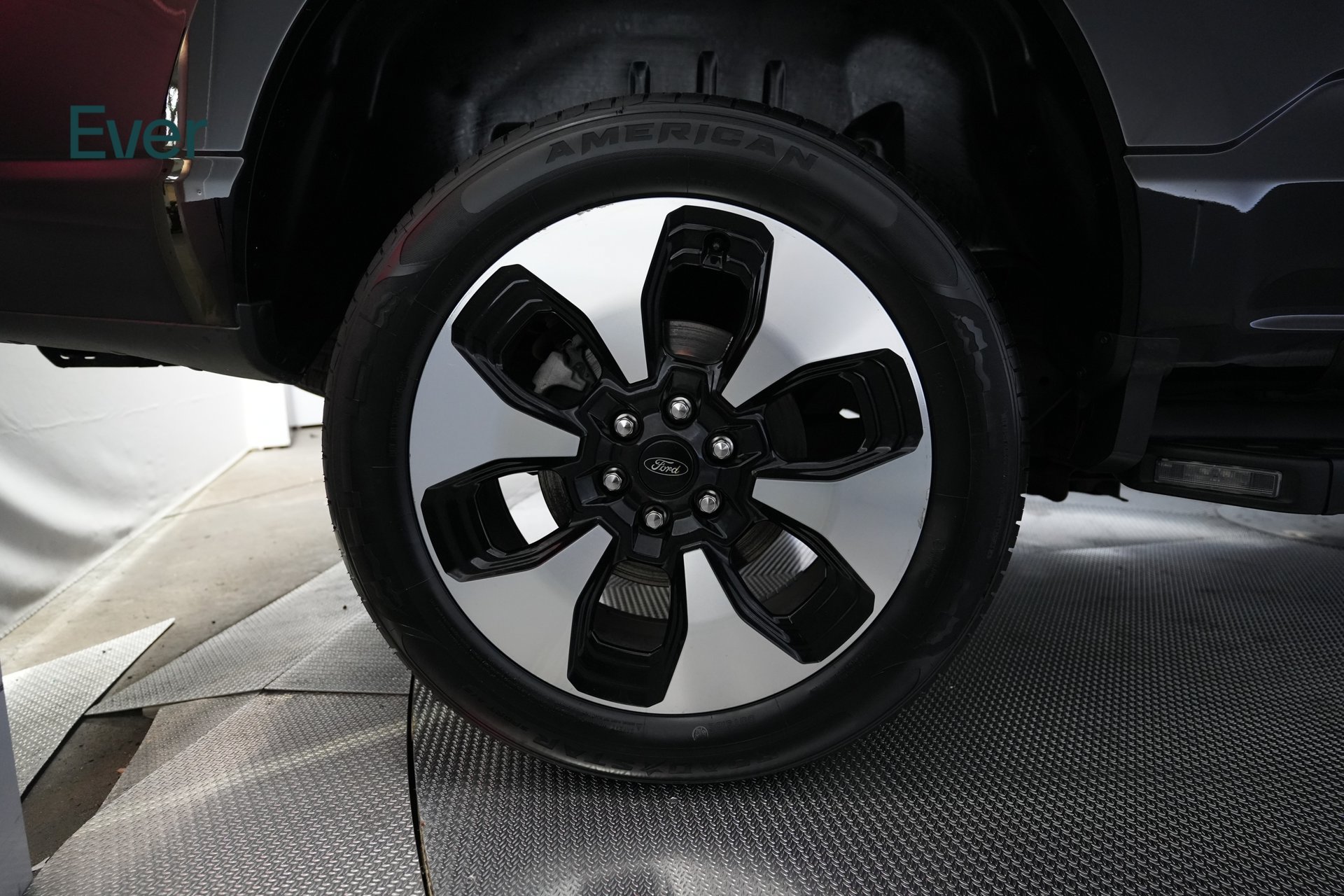 Used 2023 Ford F150 Lightning Platinum AWD/4WD image 15