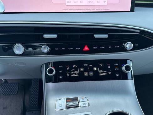 New 2026 Genesis GV70 2.5T Advanced AWD/4WD image 11