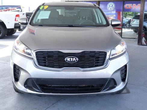 Used 2019 Kia Sorento FWD V6 image 13