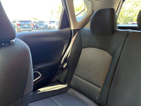 Used 2025 Kia Soul LX w/ LX Technology Package FWD image 37