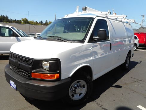 Used 2016 Chevrolet Express 2500 RWD image 3