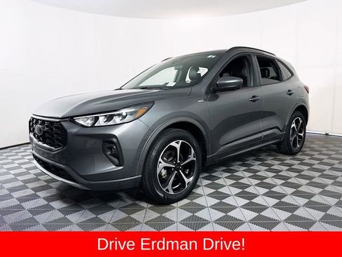 Used 2023 Ford Escape ST-Line Select w/ Tech Pack #2 AWD/4WD image 3