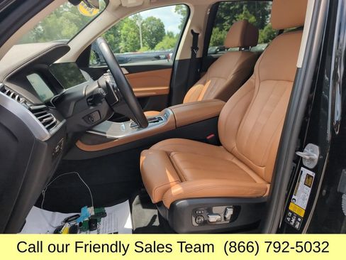 Used 2022 BMW X7 xDrive40i w/ Premium Package AWD/4WD image 11