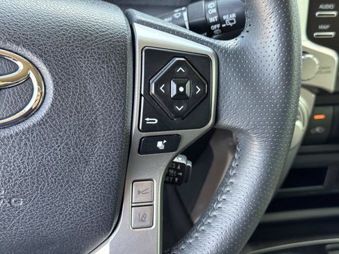 Used 2022 Toyota 4Runner SR5 Premium w/ Moonroof Package RWD image 12