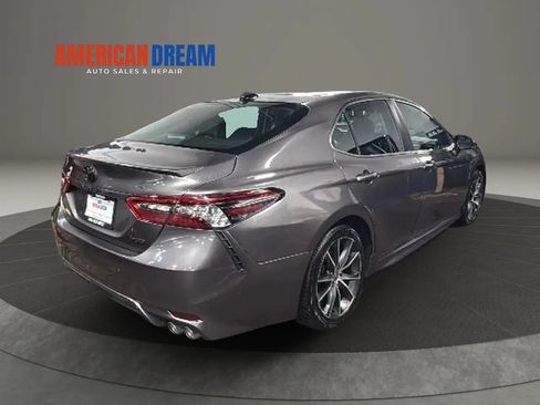 Used 2022 Toyota Camry XSE FWD image 5