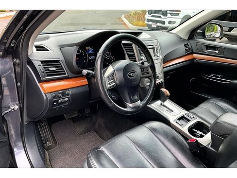 Used 2013 Subaru Outback 2.5i Limited AWD/4WD image 14
