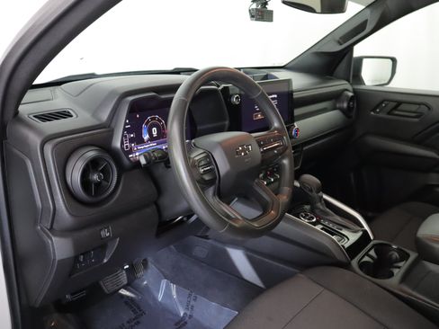 Used 2024 Chevrolet Colorado Trail Boss w/ Advanced Trailering Package AWD/4WD image 9