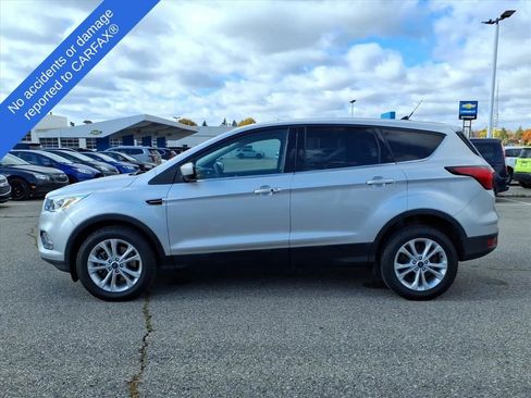 Used 2019 Ford Escape SE image 9