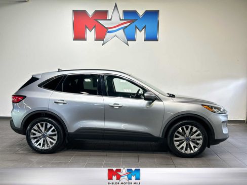 Used 2022 Ford Escape Titanium w/ Class II Trailer Tow Package AWD/4WD image 1