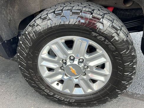 Used 2024 Chevrolet Silverado 2500 LT AWD/4WD image 36