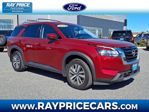 Used 2024 Nissan Pathfinder SL AWD/4WD image 1