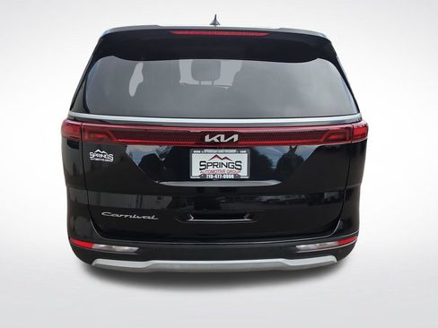 Used 2022 Kia Carnival LX FWD image 4