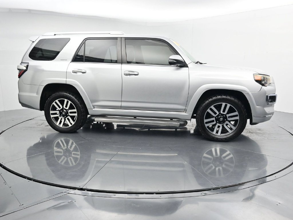 Used 2016 Toyota 4Runner Limited AWD/4WD image 9