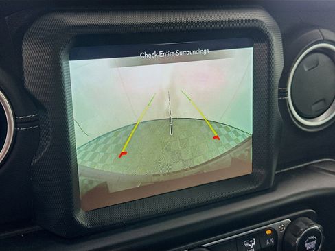 Used 2022 Jeep Wrangler Sahara w/ Cold Weather Group image 23