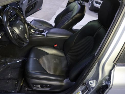 Used 2022 Toyota Camry SE image 18