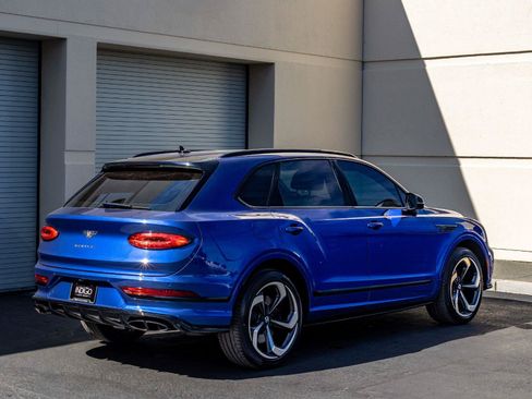 Used 2022 Bentley Bentayga AWD/4WD image 4