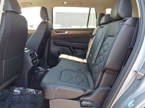New 2026 Volkswagen Atlas SE image 15
