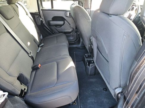 Used 2022 Jeep Wrangler Unlimited Sport image 23