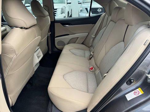 Used 2018 Toyota Camry LE FWD image 16