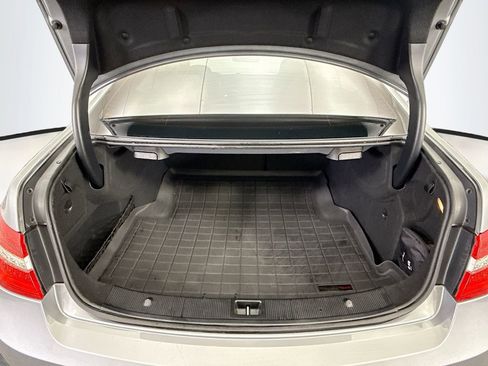 Used 2010 Mercedes-Benz E 550 Coupe image 25