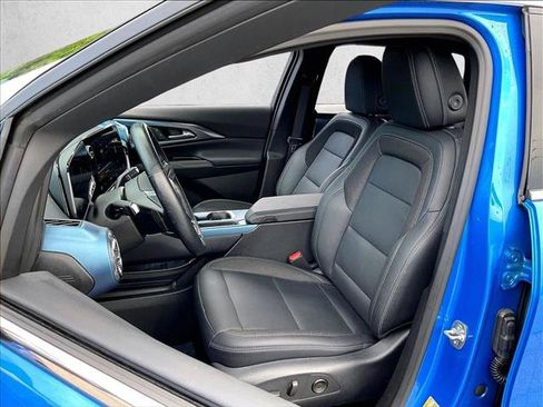 Used 2024 Chevrolet Equinox EV LT w/ LPO, Trailering Package FWD image 27