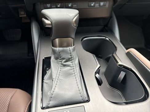 New 2025 Lexus ES 350 w/ Premium Package image 17