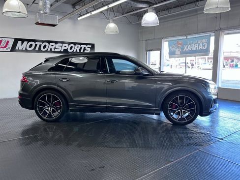 Used 2019 Audi Q8 Prestige image 9