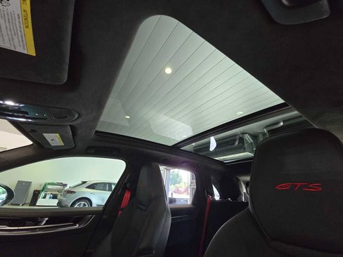 Used 2025 Porsche Cayenne GTS AWD/4WD image 24