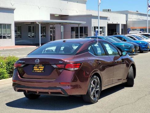 Used 2024 Nissan Sentra SV FWD image 4