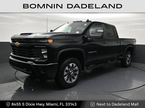 Used 2025 Chevrolet Silverado 2500 Custom w/ Custom Value Package AWD/4WD image 1