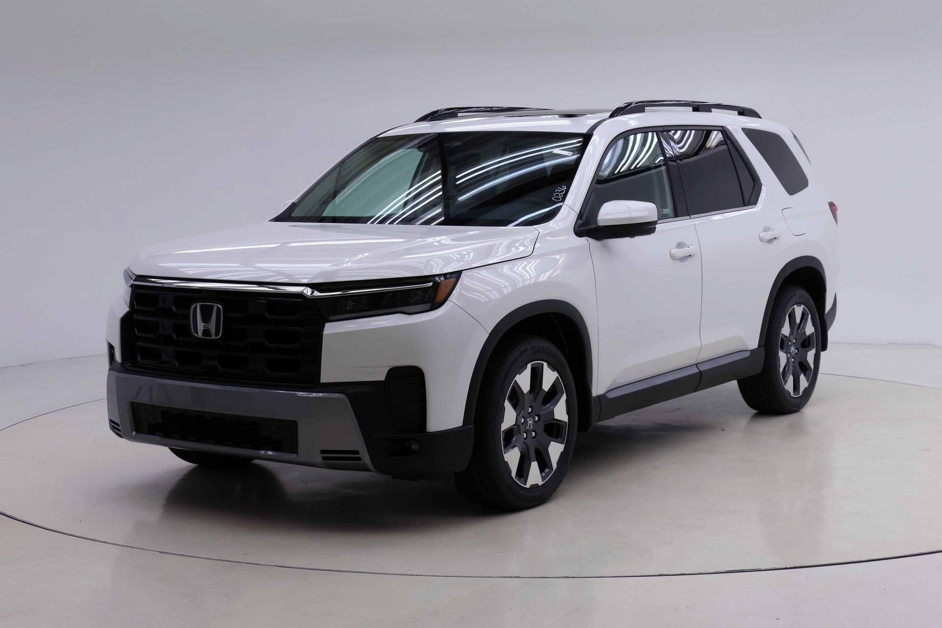 New 2026 Honda Pilot Touring image 1