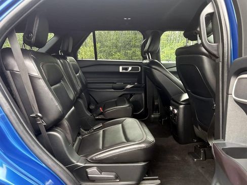 Used 2020 Ford Explorer XLT w/ Equipment Group 202A RWD image 16