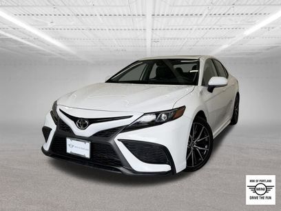 Used 2022 Toyota Camry SE w/ Cold Weather Package