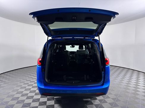 New 2026 Chrysler Pacifica Select w/ S Appearance Package image 10