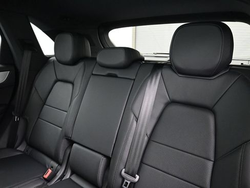 Used 2025 Porsche Cayenne S AWD/4WD image 6