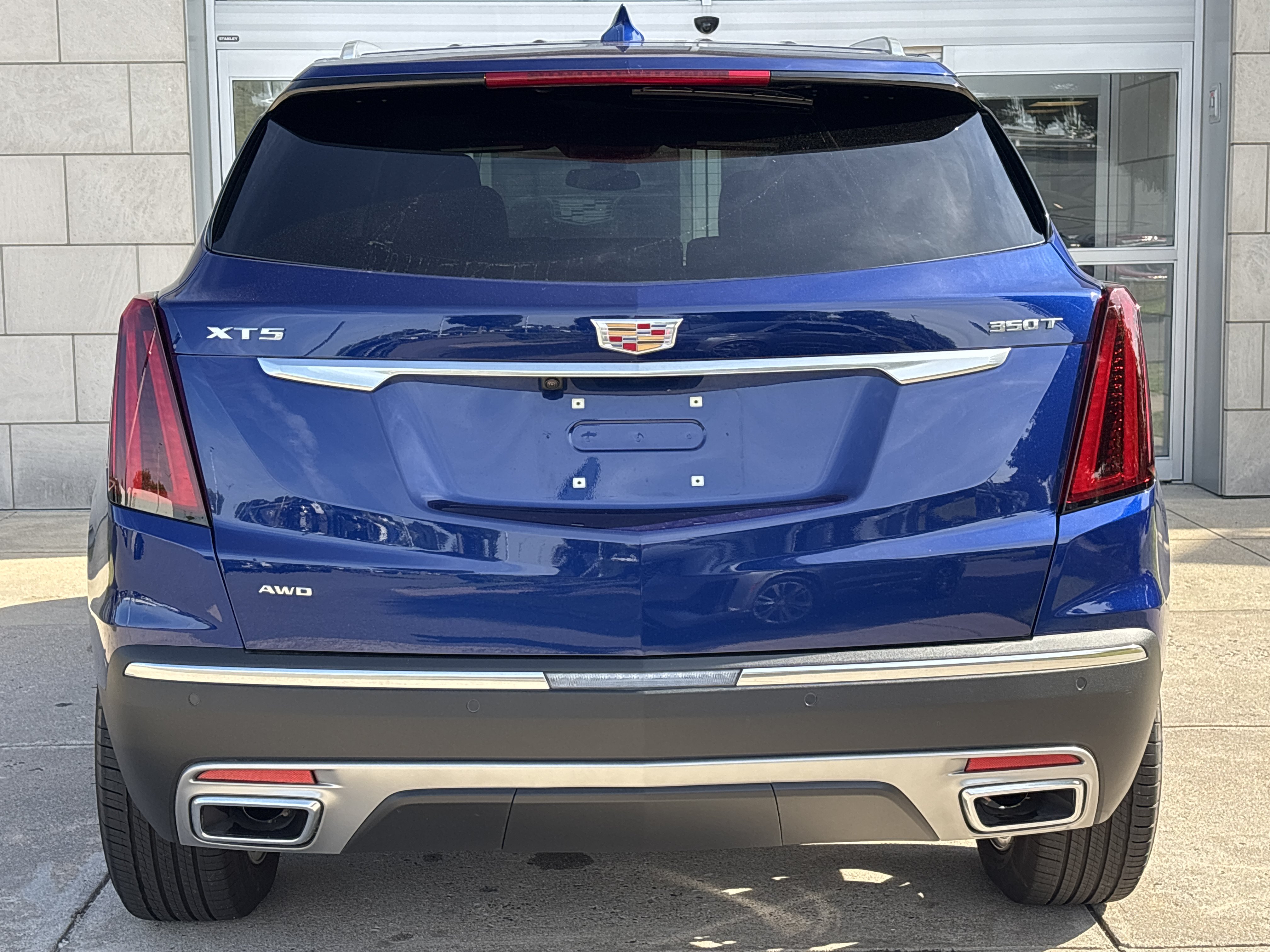 Used 2025 Cadillac XT5 Premium Luxury AWD/4WD image 7