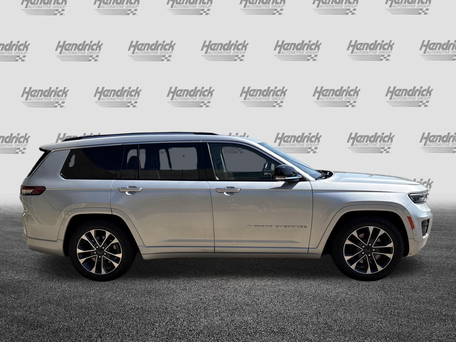 Used 2021 Jeep Grand Cherokee L Overland w/ Advanced Protech Group III AWD/4WD image 11