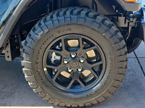 New 2025 Jeep Gladiator Willys image 37