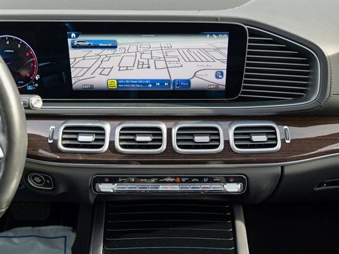 Used 2025 Mercedes-Benz GLS 450 4MATIC image 47