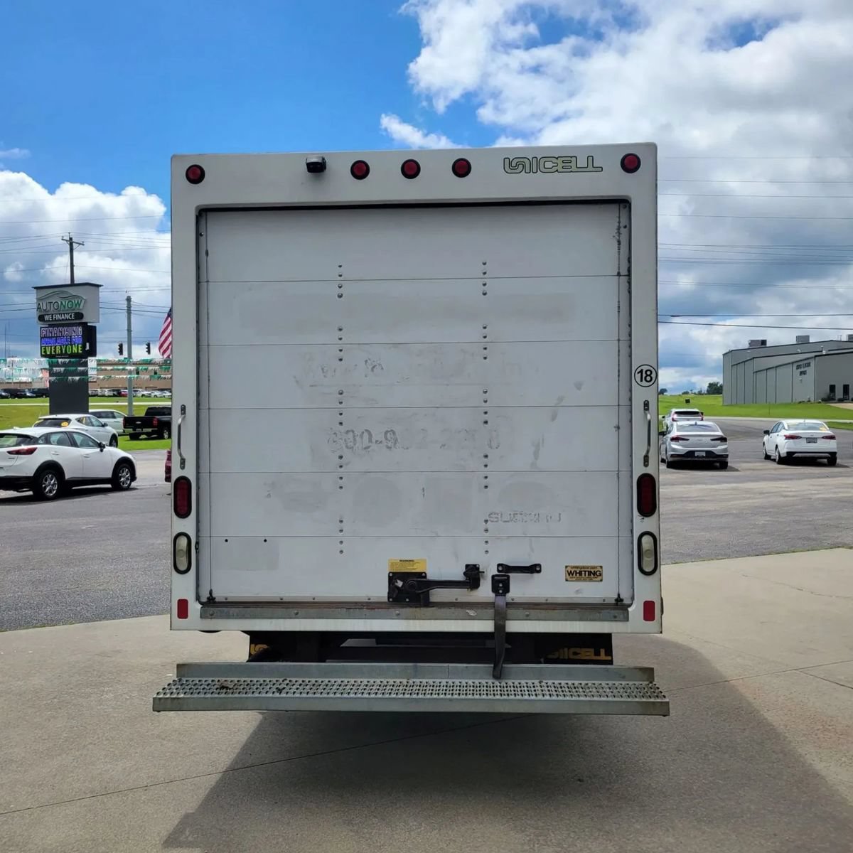 Used 2017 Chevrolet Express 3500 RWD image 5