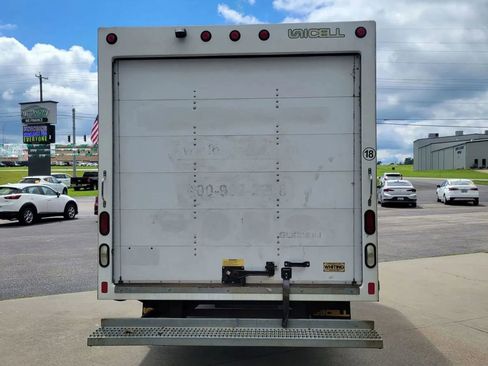 Used 2017 Chevrolet Express 3500 RWD image 5