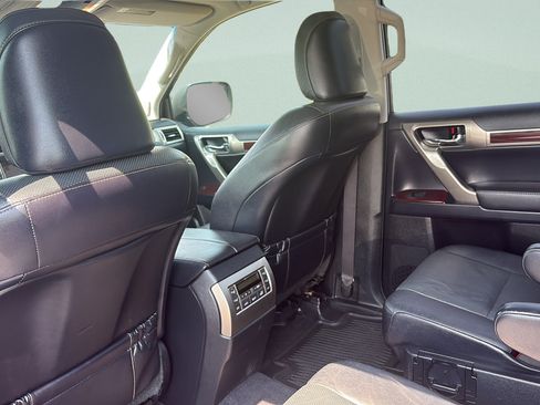 Used 2017 Lexus GX 460 Premium AWD/4WD image 24